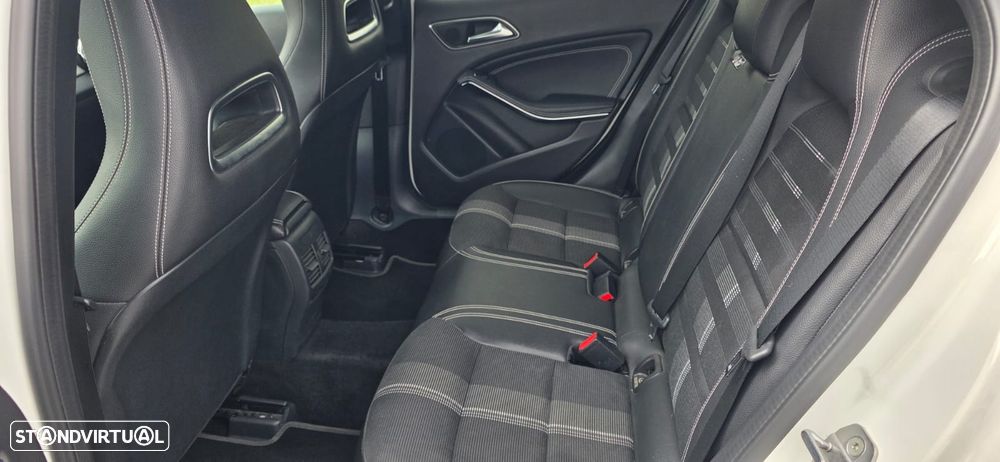 Mercedes-Benz GLA 200 - 13