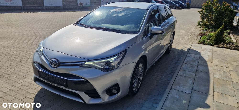 Toyota Avensis Touring Sports 1.8 Comfort - 4
