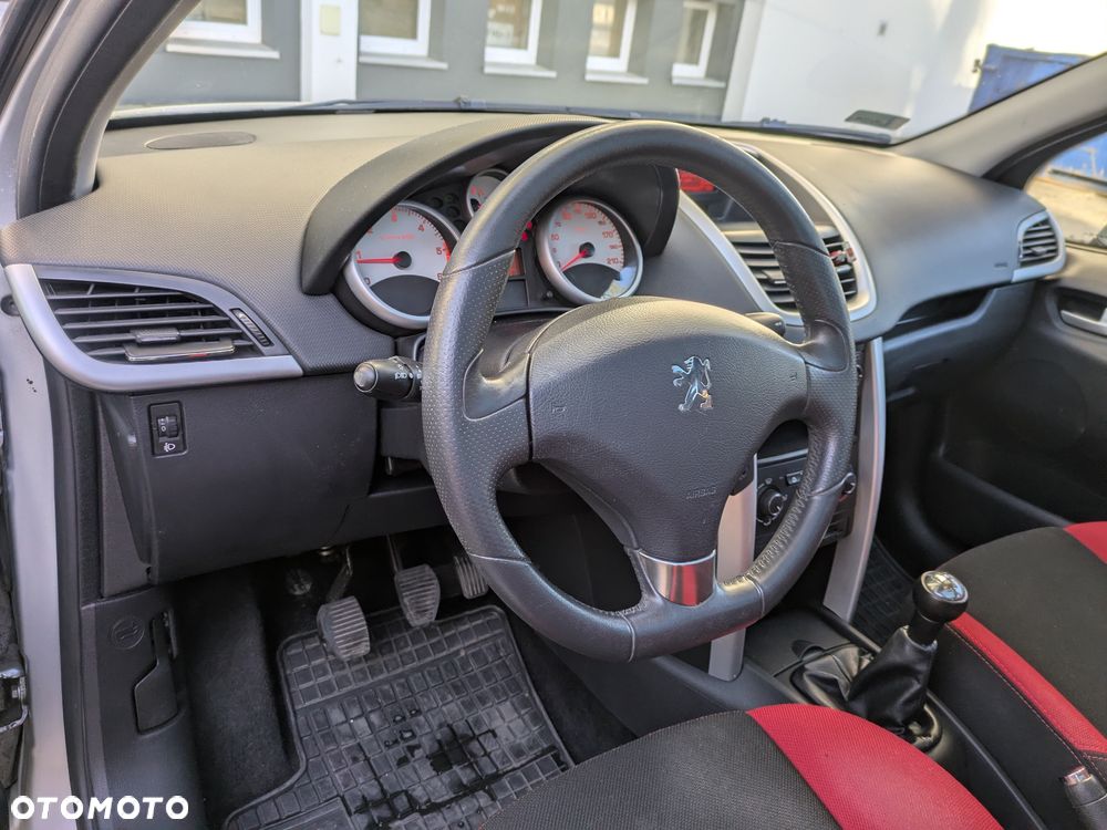 Peugeot 207 - 13