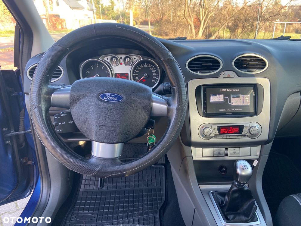 Ford Focus 1.6 16V Ambiente - 12