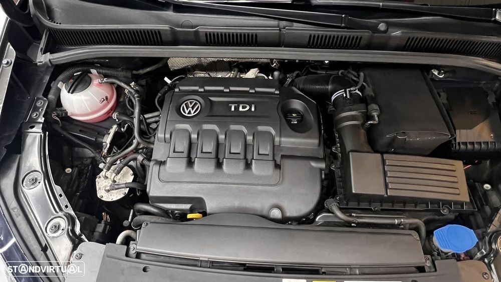 VW Sharan 2.0 TDI Blue Highline DSG - 8