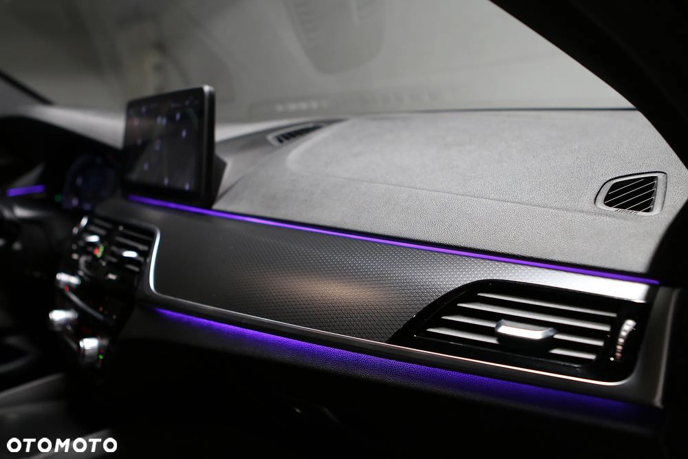 BMW Seria 5 540i xDrive M Sport sport - 28