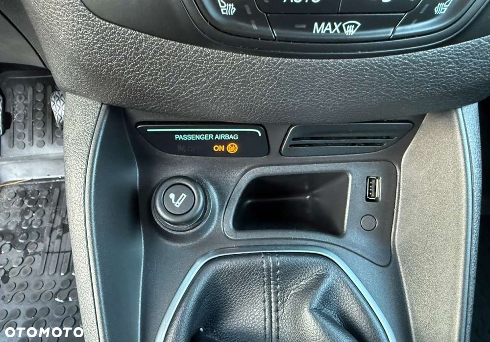 Ford Tourneo Courier - 19