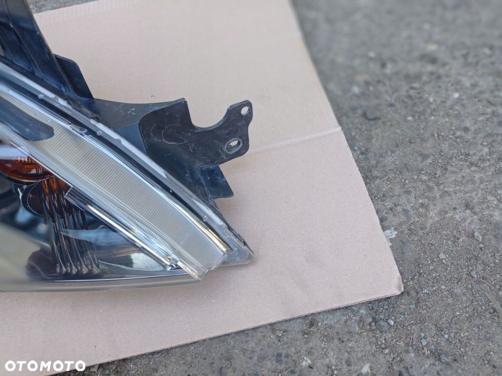 lampa prawa przód mitsubishi lancer vii 03-08 - 3