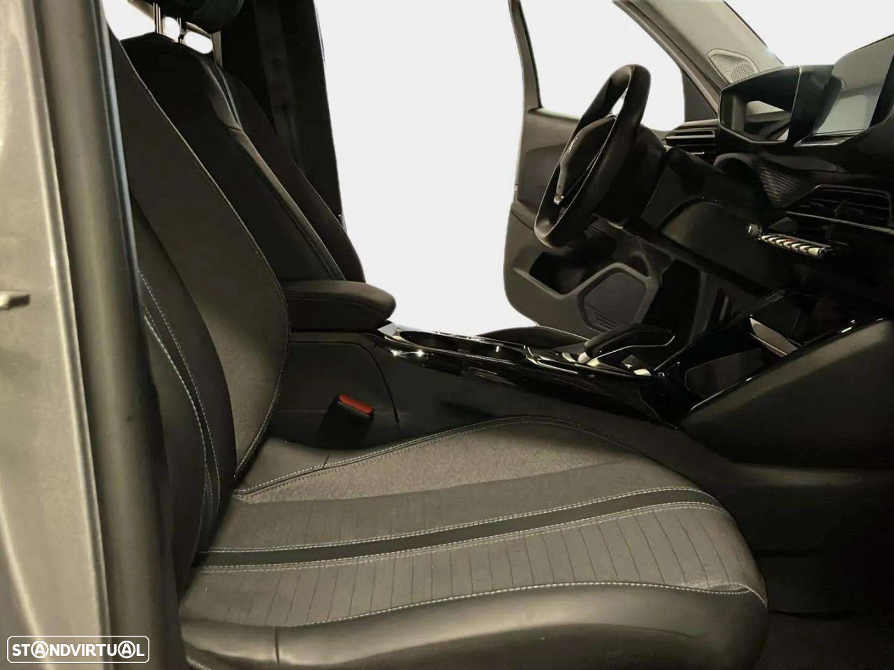 Peugeot e-2008 50 kWh Allure - 10