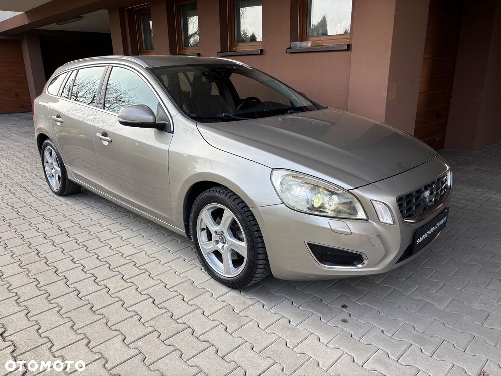 Volvo V60 D3 Summum - 2