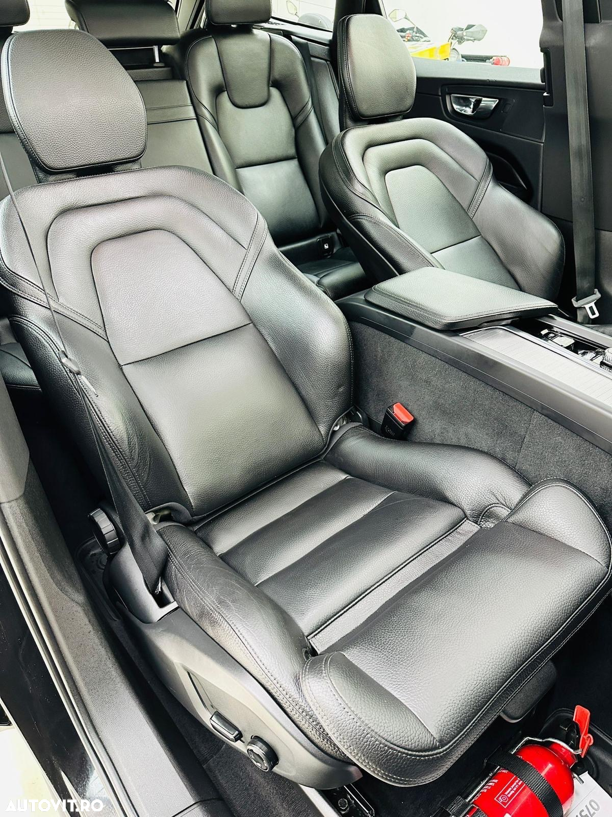 Volvo XC 60 - 30