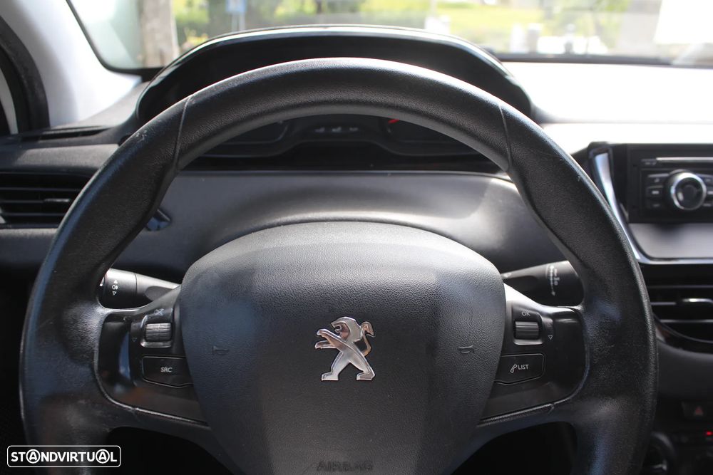 Peugeot 208 - 11