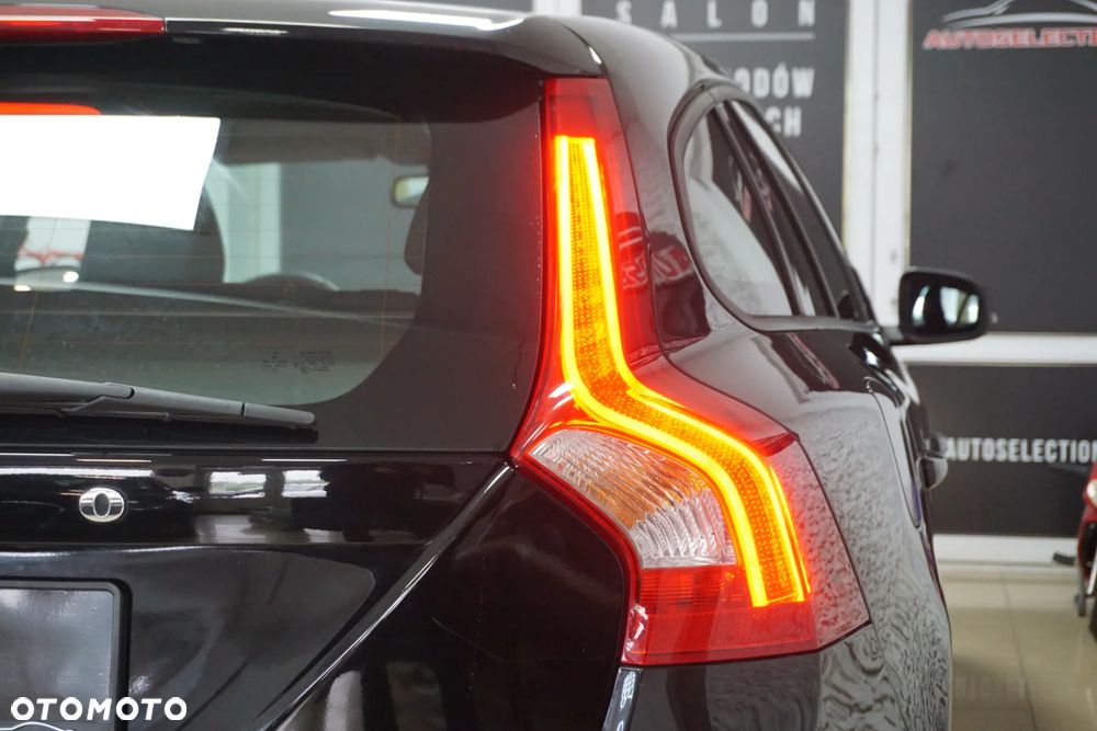 Volvo V60 D2 Kinetic - 16