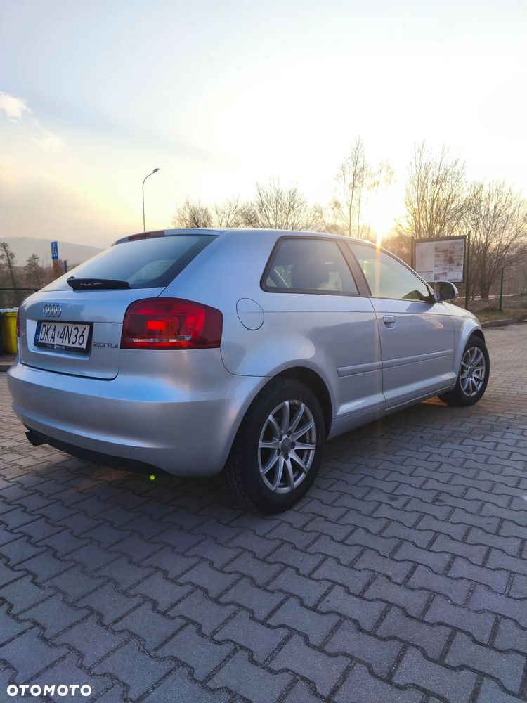 Audi A3 Sportback 2.0 TDI Ambiente - 5