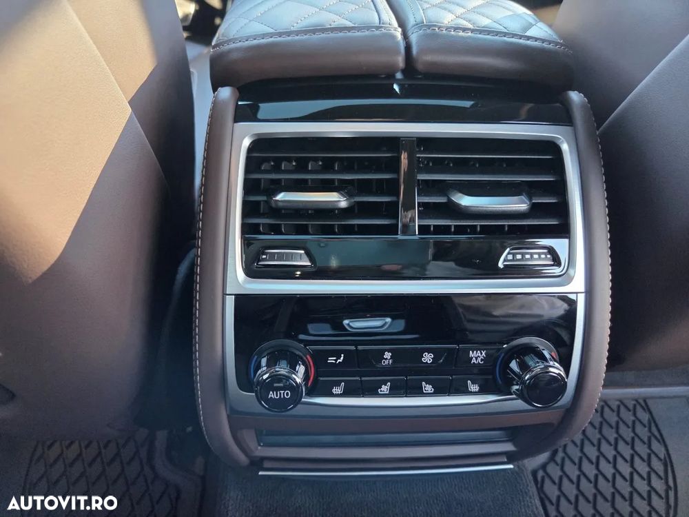 BMW Seria 7 750i xDrive - 26