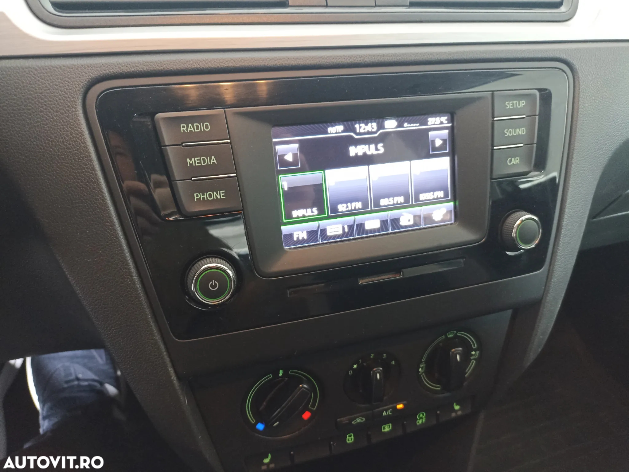 Skoda RAPID 1.2 TSI Active - 12