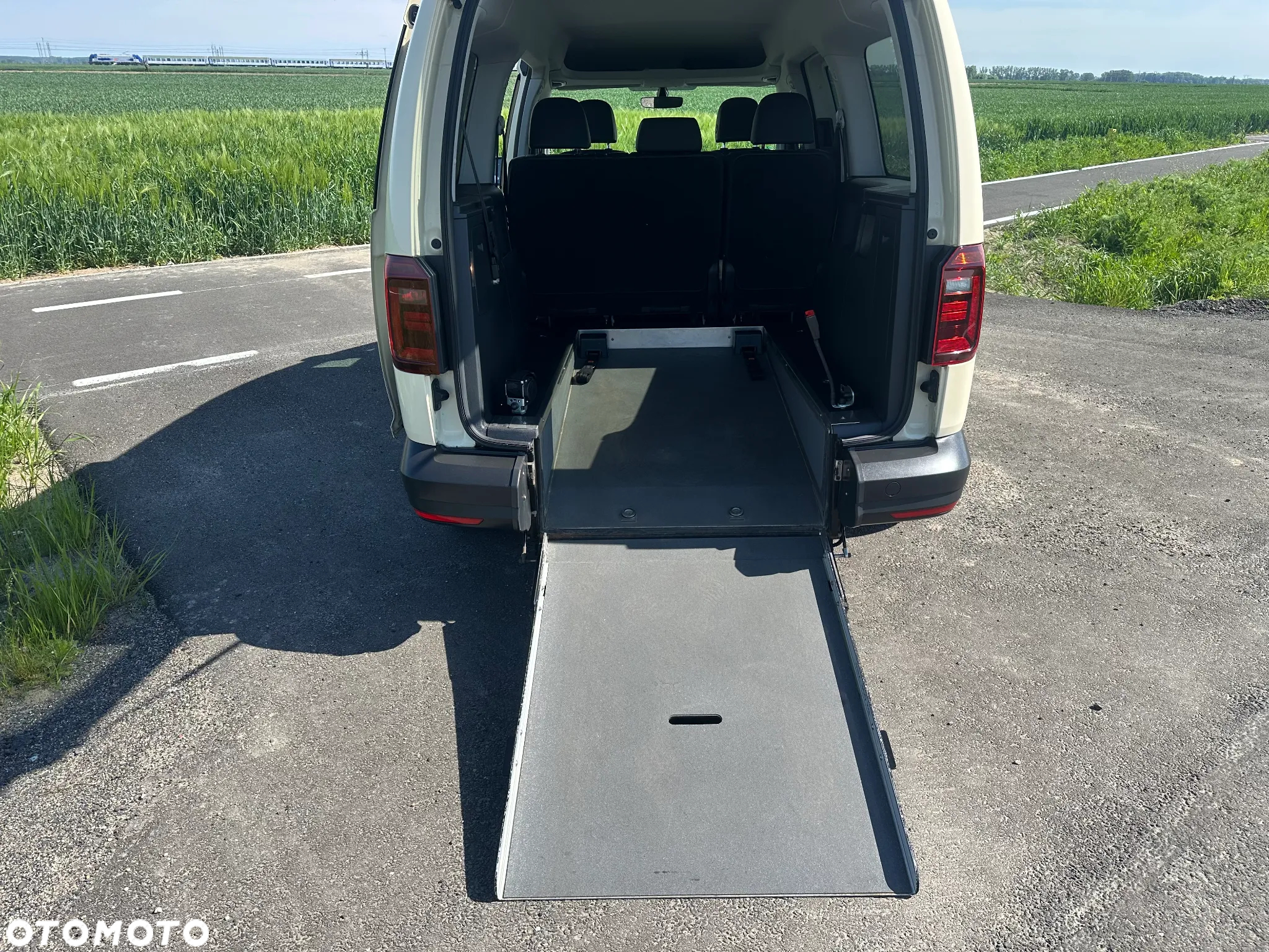 Volkswagen Caddy - 10