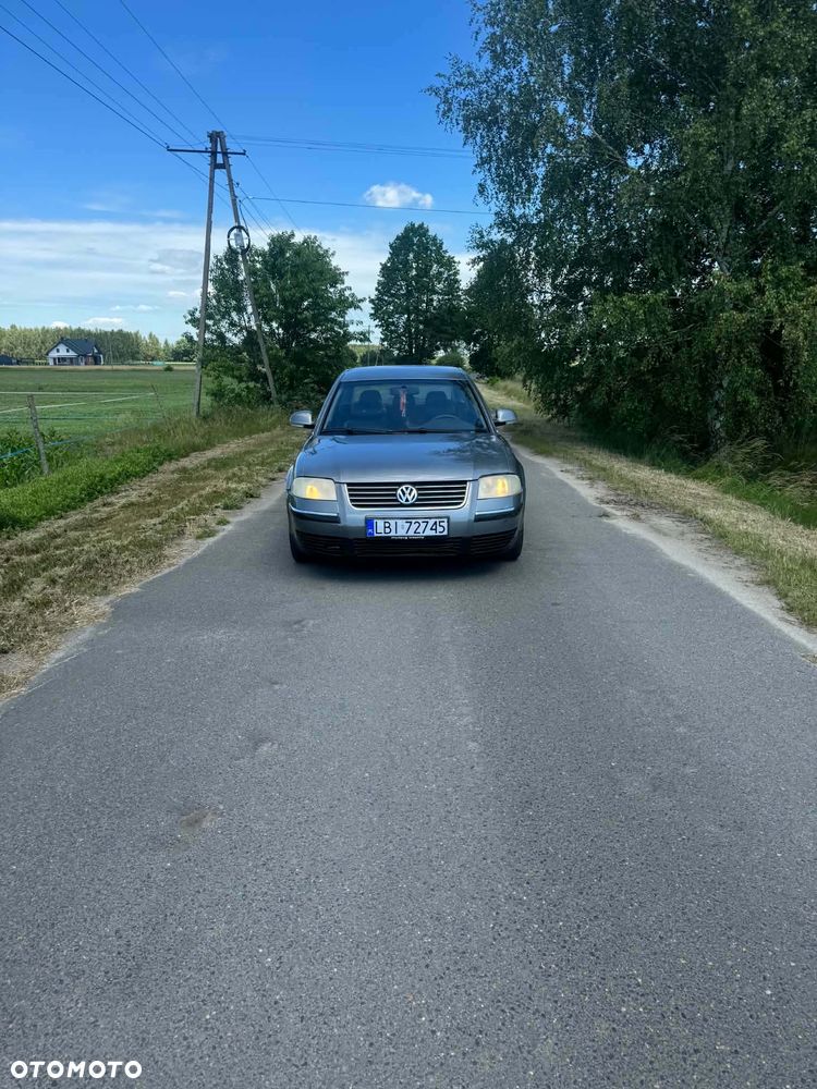 Volkswagen Passat 1.9 TDI Highline - 2