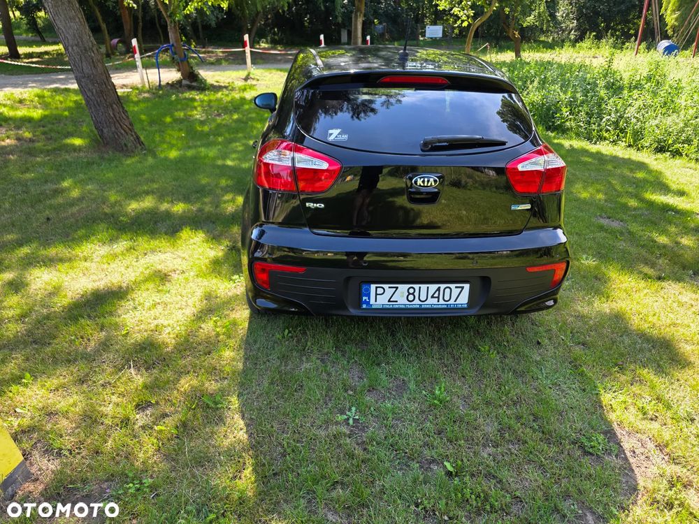Kia Rio 1.2 M - 10