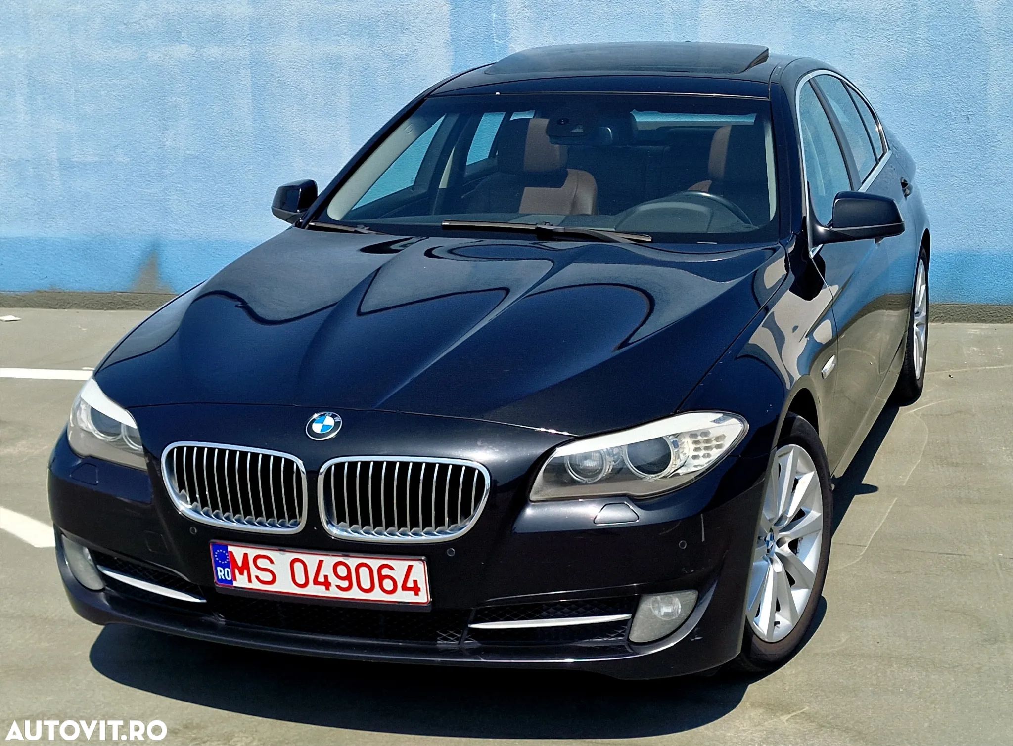 BMW Seria 5 520d Aut. Luxury Line - 1