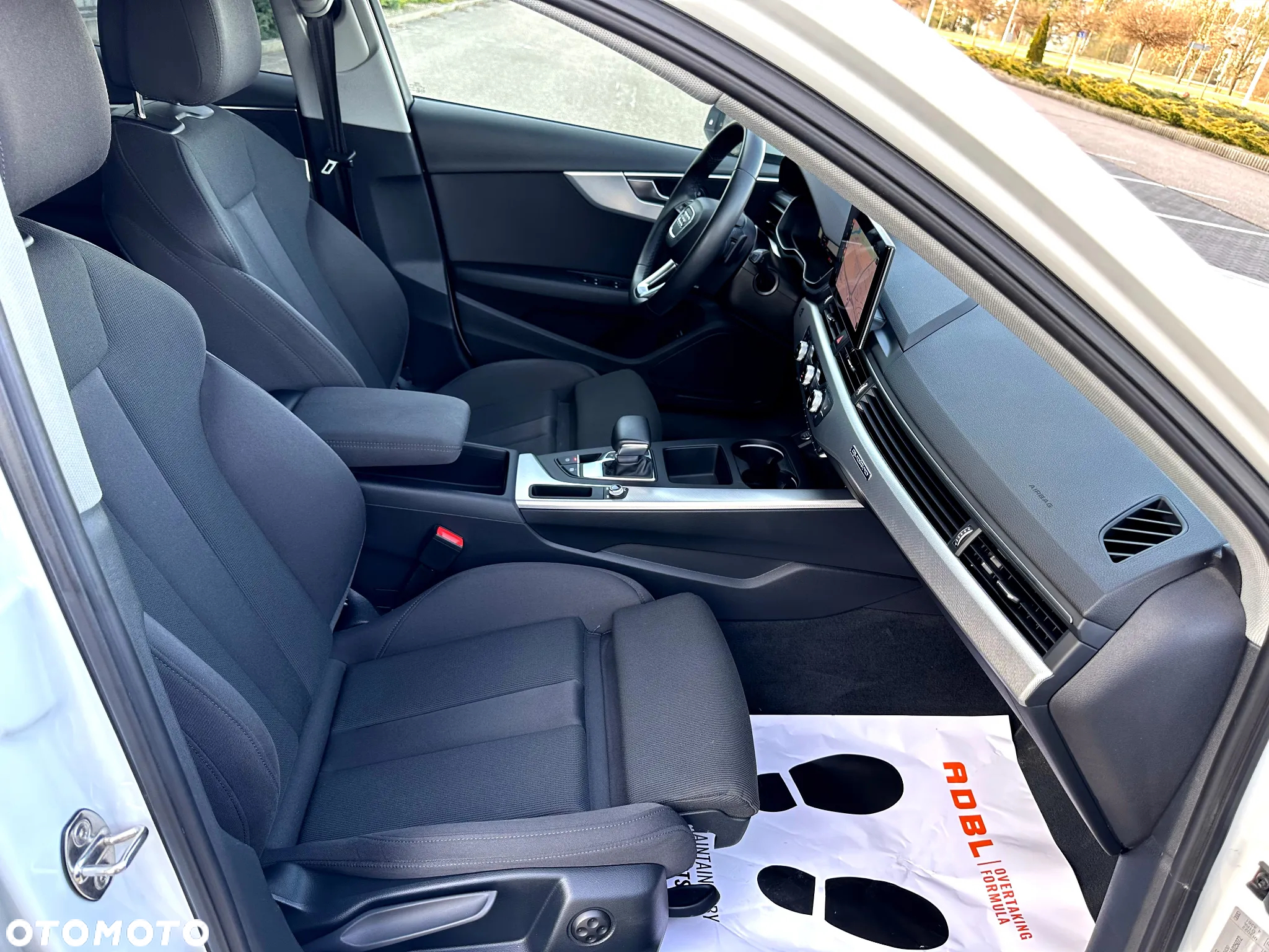 Audi A4 Avant 40 TDI quattro S tronic S line - 37
