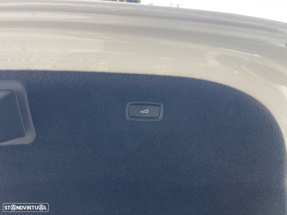 Porsche Taycan Standard - 19