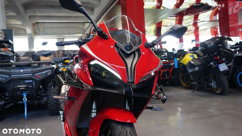 QJMOTOR SRK 800RR - 8