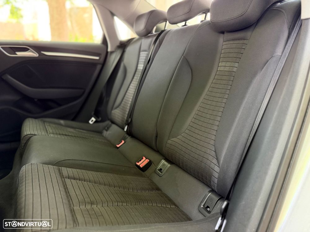 Audi A3 Limousine 30 TDI S tronic sport - 5