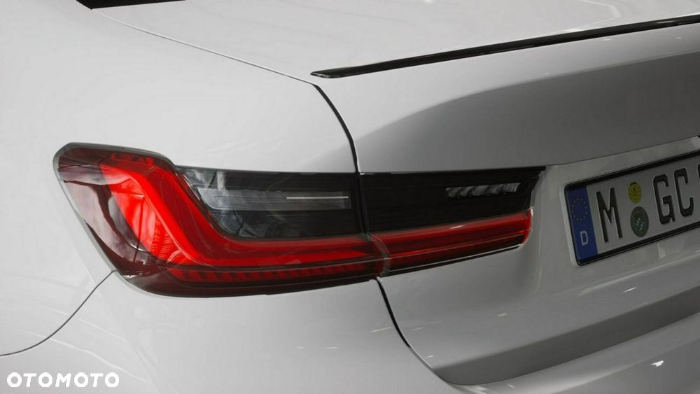 BMW Seria 3 M340i xDrive - 9