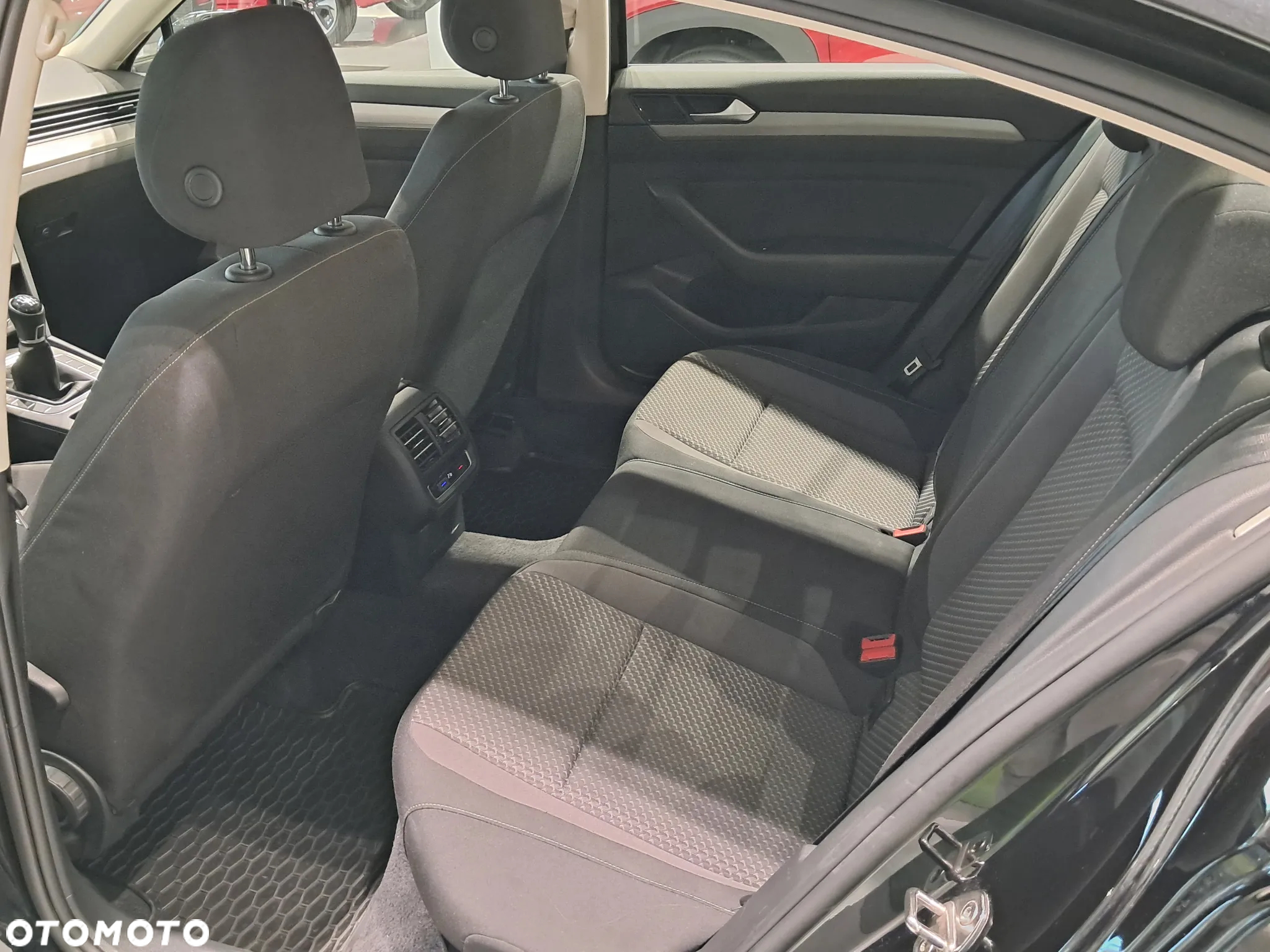 Volkswagen Passat 2.0 TDI BMT Highline - 22