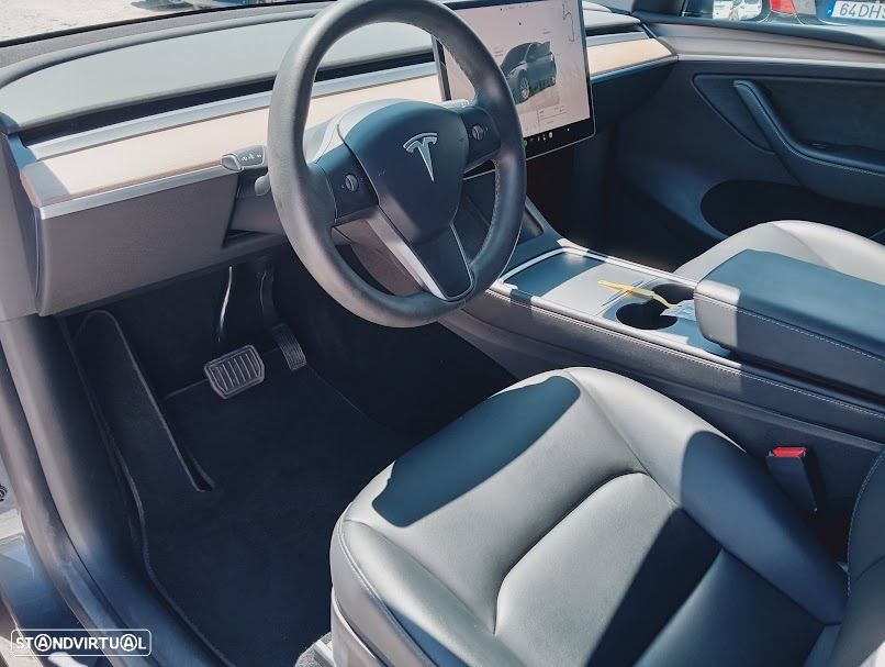 Tesla Model Y Long Range Dual Motor AWD - 2