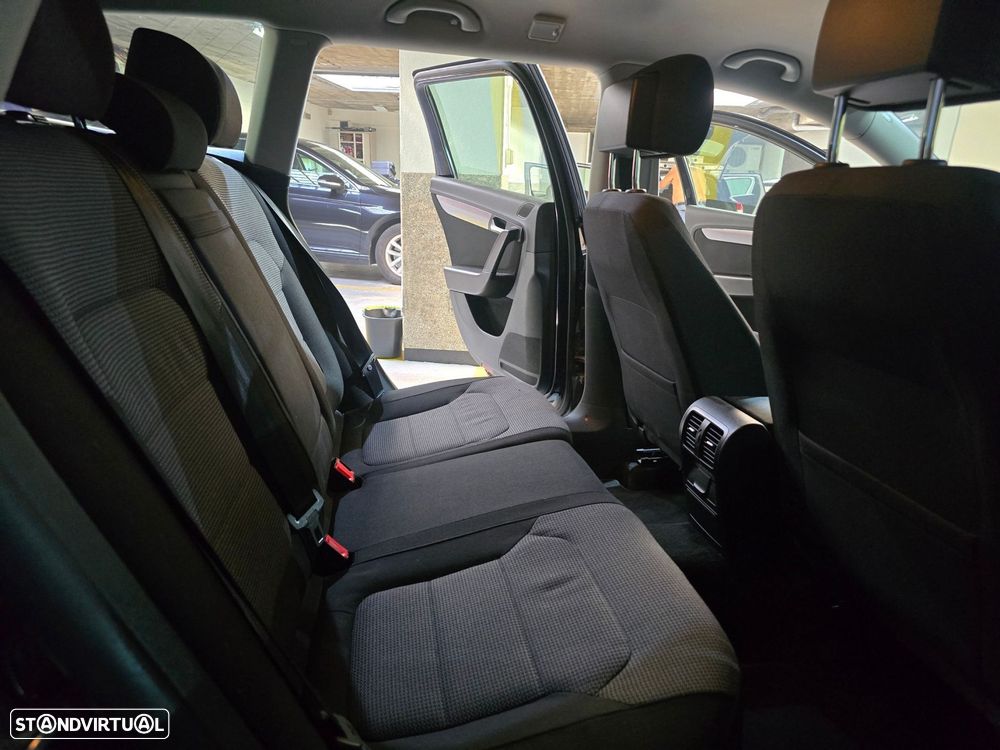 VW Passat Variant 1.6 TDI BlueMotion - 10