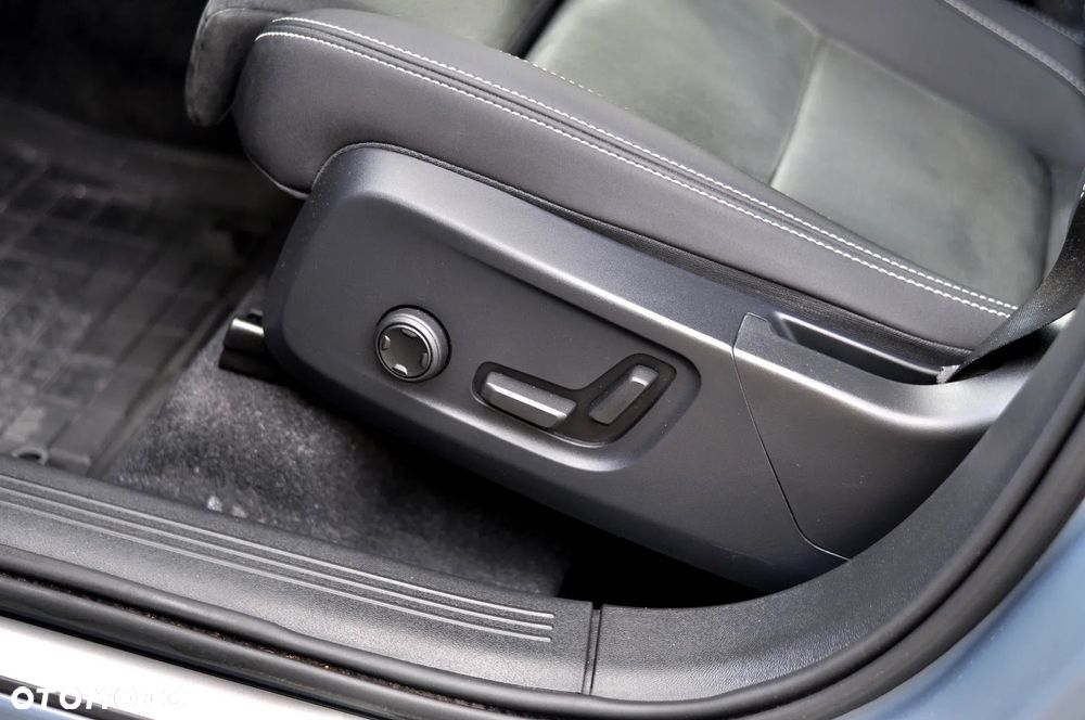 Volvo XC 40 T4 Recharge DKG Ultimate Dark - 20