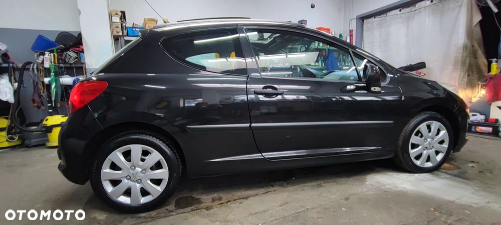 Peugeot 207 - 8