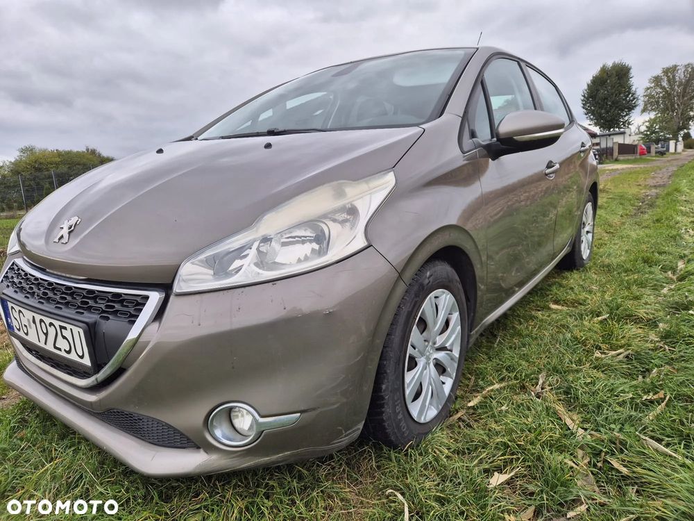 Peugeot 208 - 11
