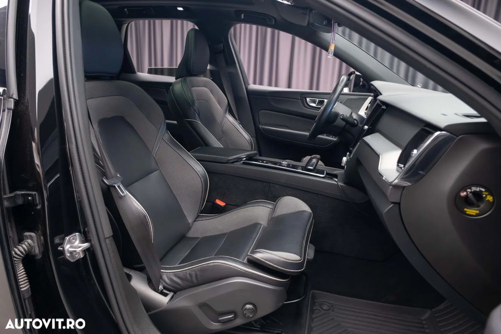 Volvo XC 60 B6 MHEV AT8 AWD R-Design - 39