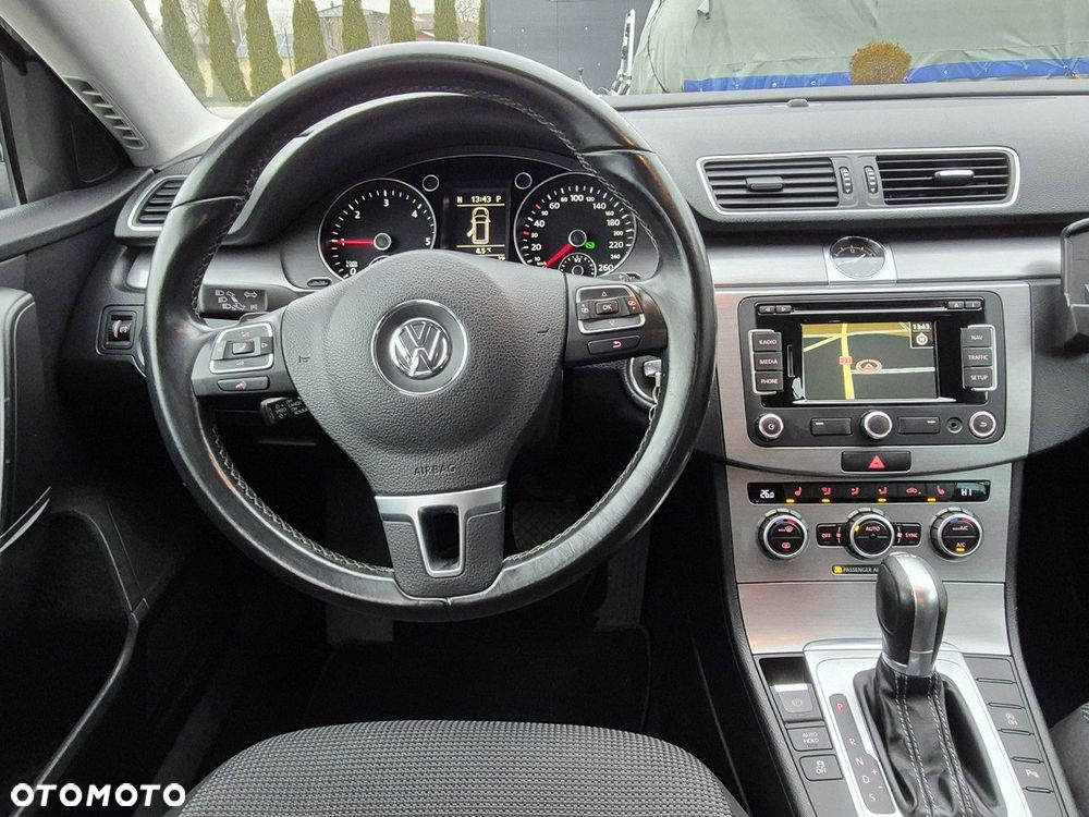 Volkswagen Passat - 22