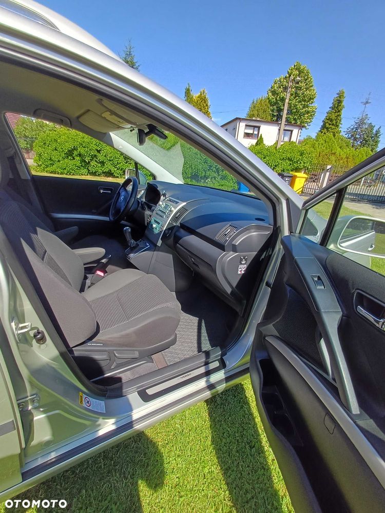 Toyota Corolla Verso - 6