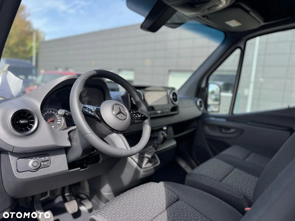 Mercedes-Benz Sprinter - 10