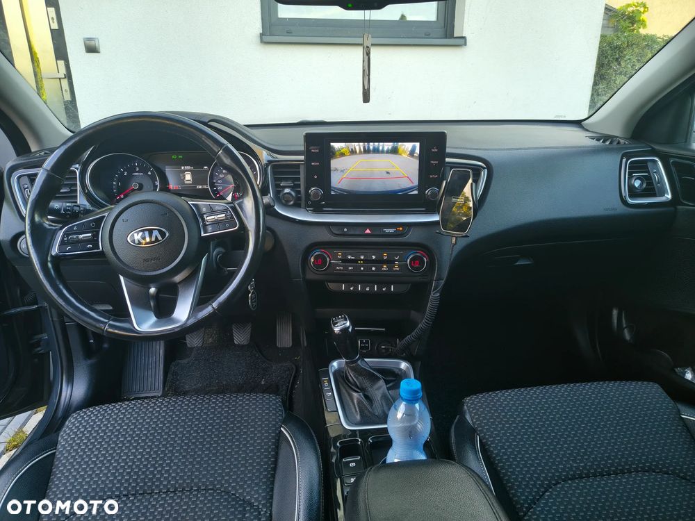 Kia Ceed 1.6 CRDi mHEV L Business Line - 8
