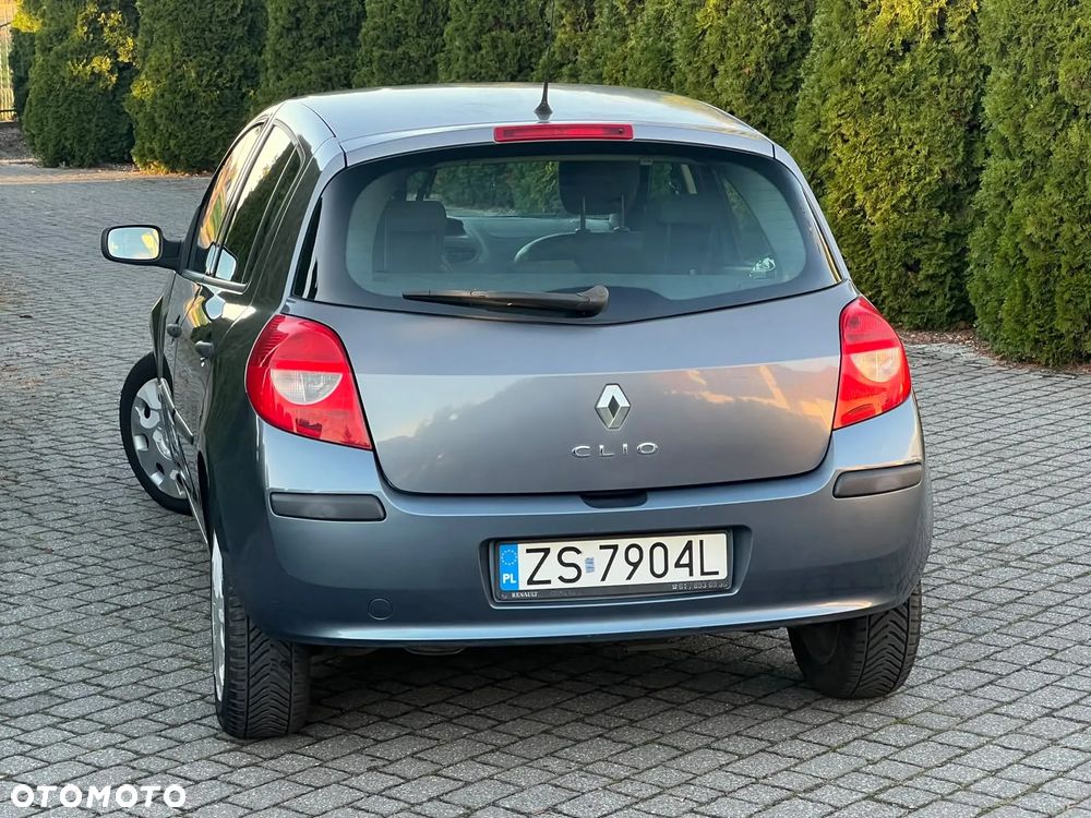 Renault Clio 1.4 Arctica - 10