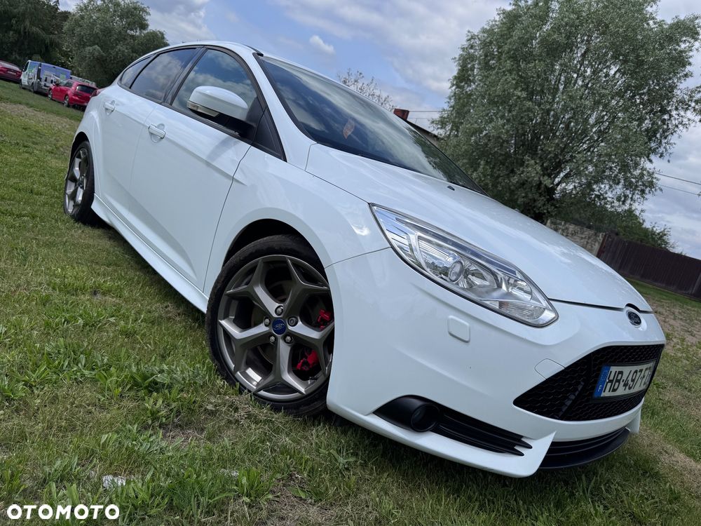 Ford Focus 2.0 EcoBoost ST mit Leder-Sport-Paket - 3