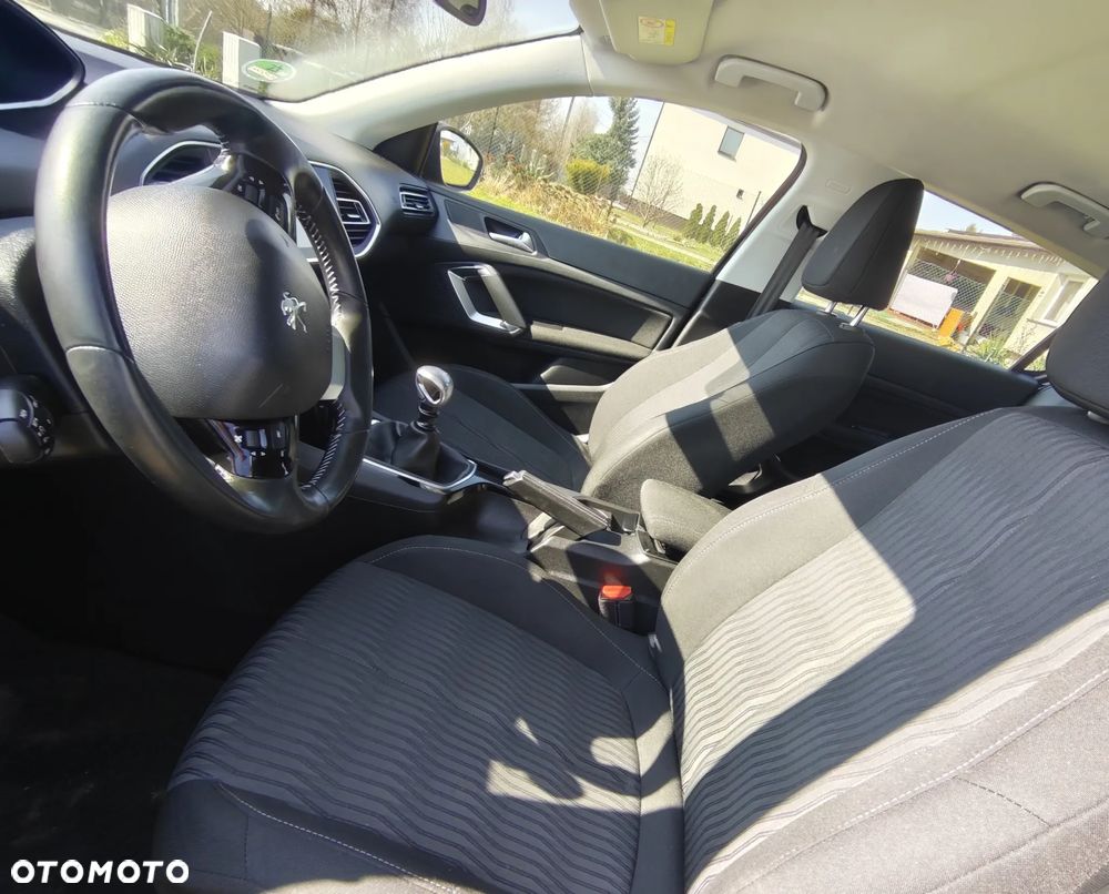 Peugeot 308 125 THP Active - 18