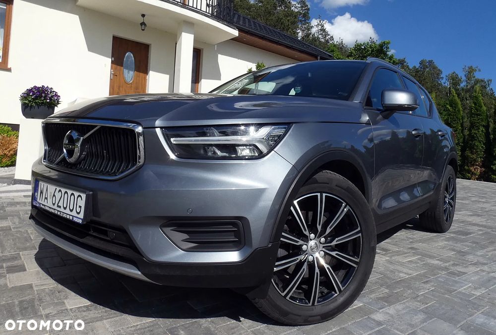 Volvo XC 40 D4 AWD Momentum (Intro Edition) - 17