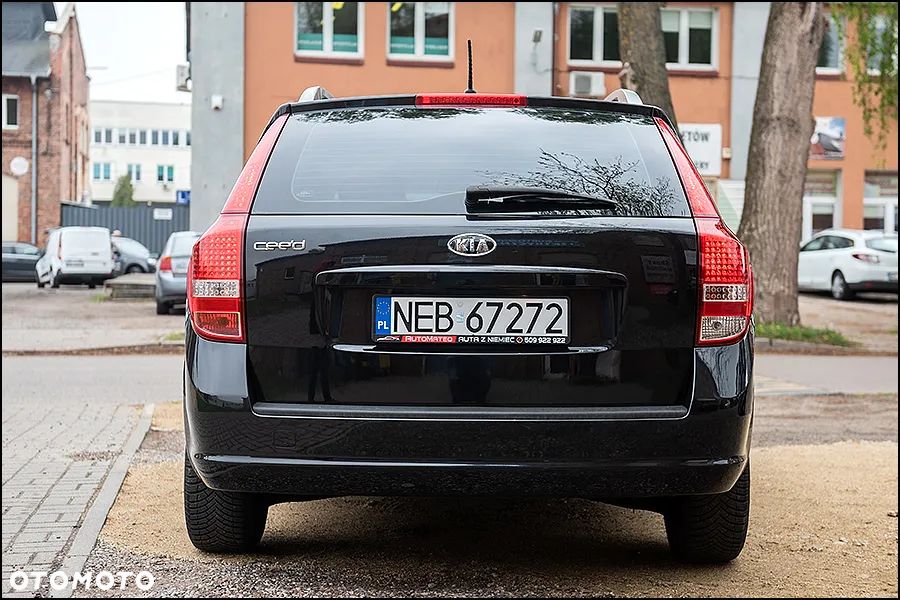 Kia Ceed - 8