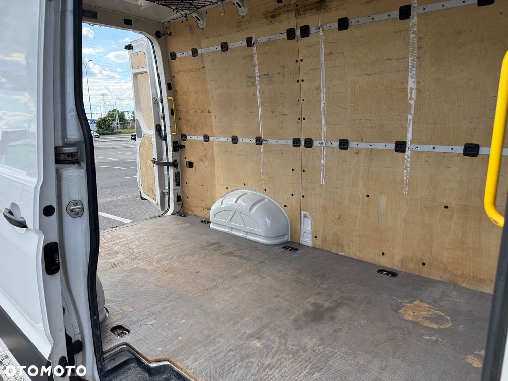 Volkswagen Crafter - 15