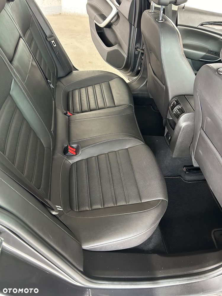 Opel Insignia 2.0 Turbo 4x4 - 16