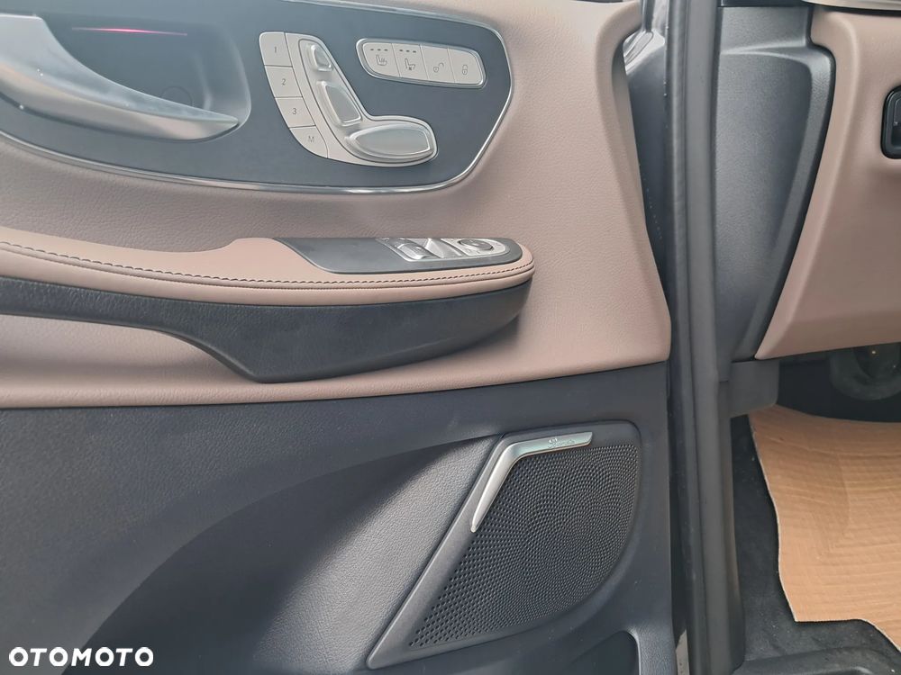 Mercedes-Benz Klasa V 300 d 4-Matic 9G-Tronic Exclusive (d³ugi) - 17