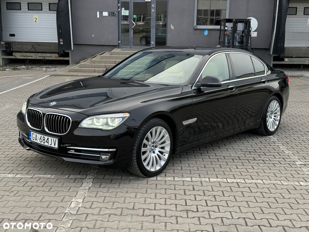 BMW Seria 7 740d xDrive - 23