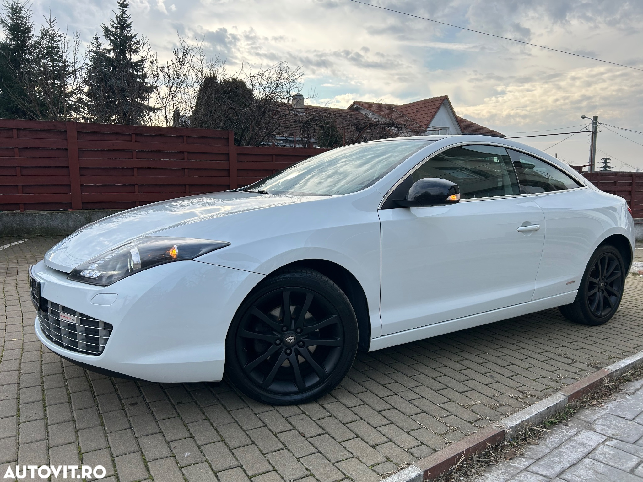 Renault Laguna Coupe dCi 175 FAP - 3