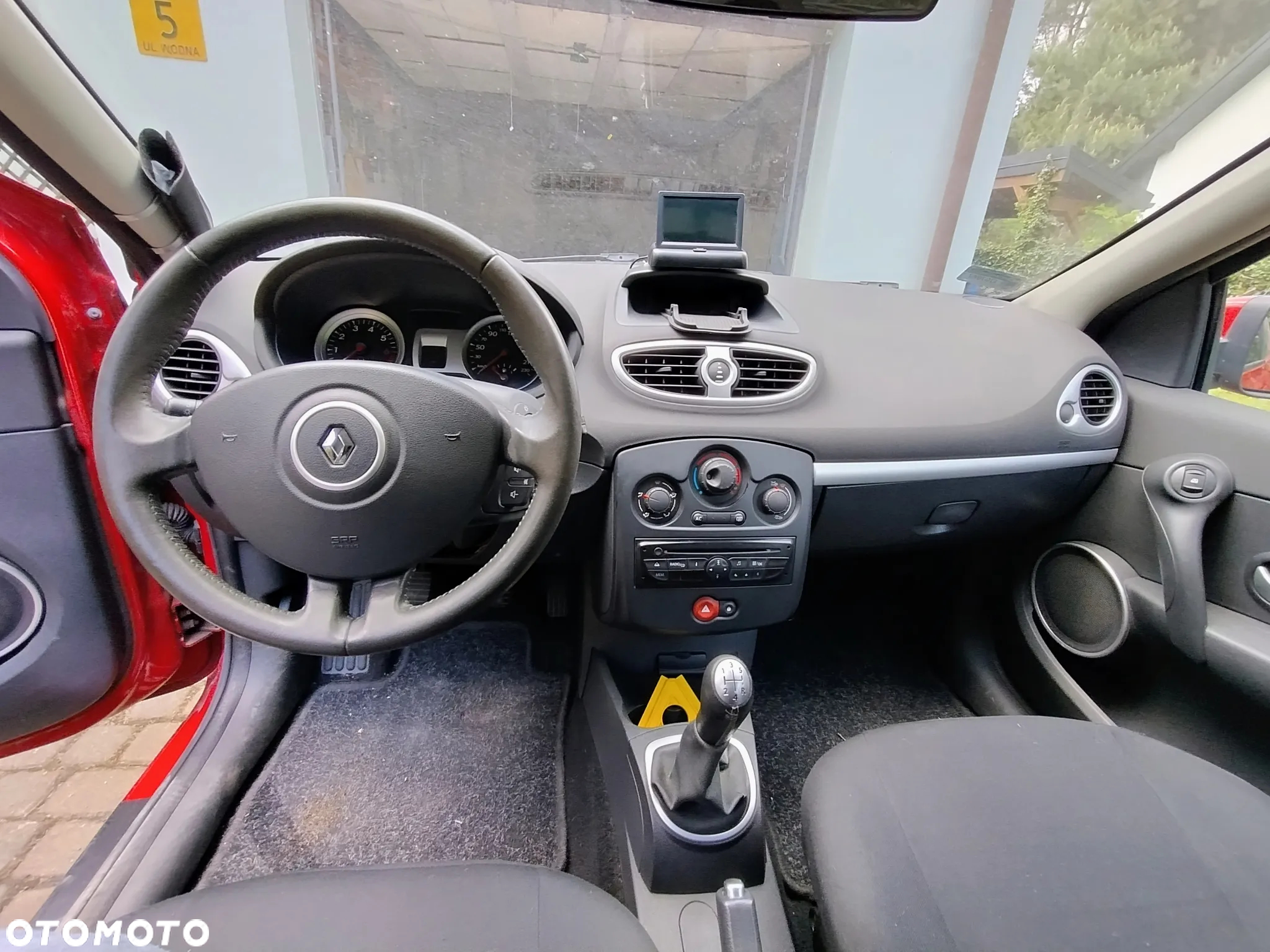 Renault Clio 1.2 16V Dynamique - 9
