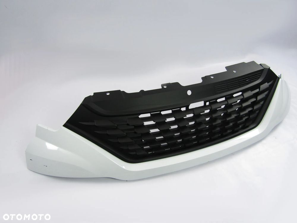 Listwa nad zderzak + atrapa chłodnicy / Grill Iveco Daily  19 - 24 Lakier 50105 - 9