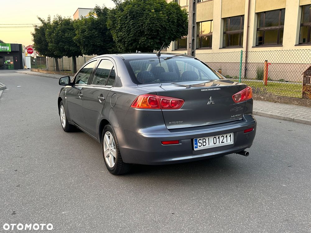 Mitsubishi Lancer 1.5 Inform - 4