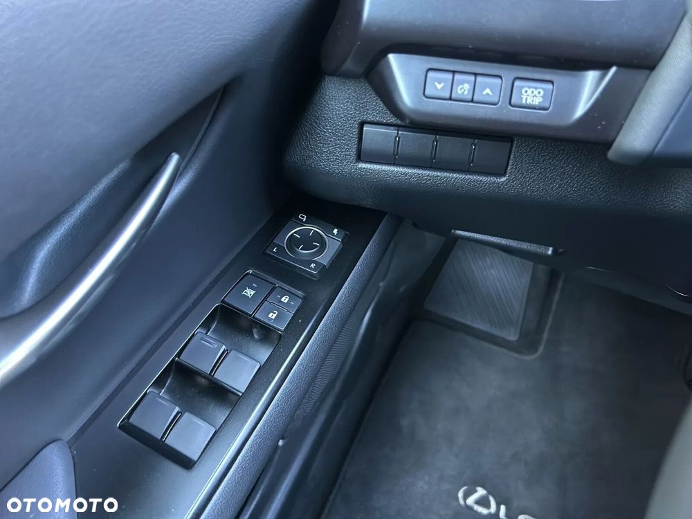 Lexus UX 200 GPF F Impression 2WD - 20